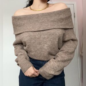 Cozy off the shoulder H&M sweater